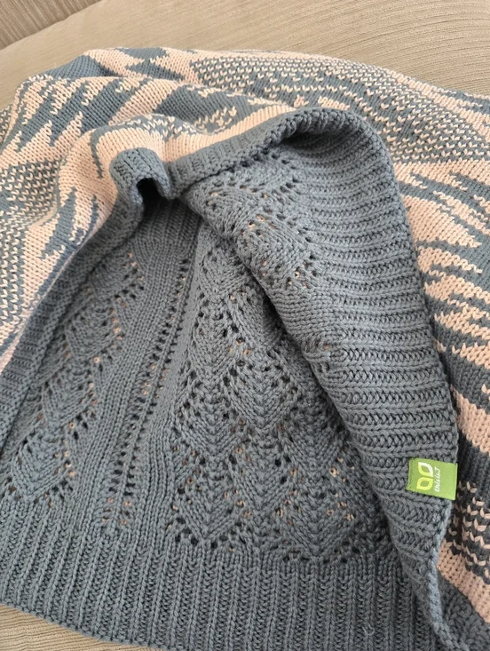 Geometric Knit Scarf - Picture 2 of 3